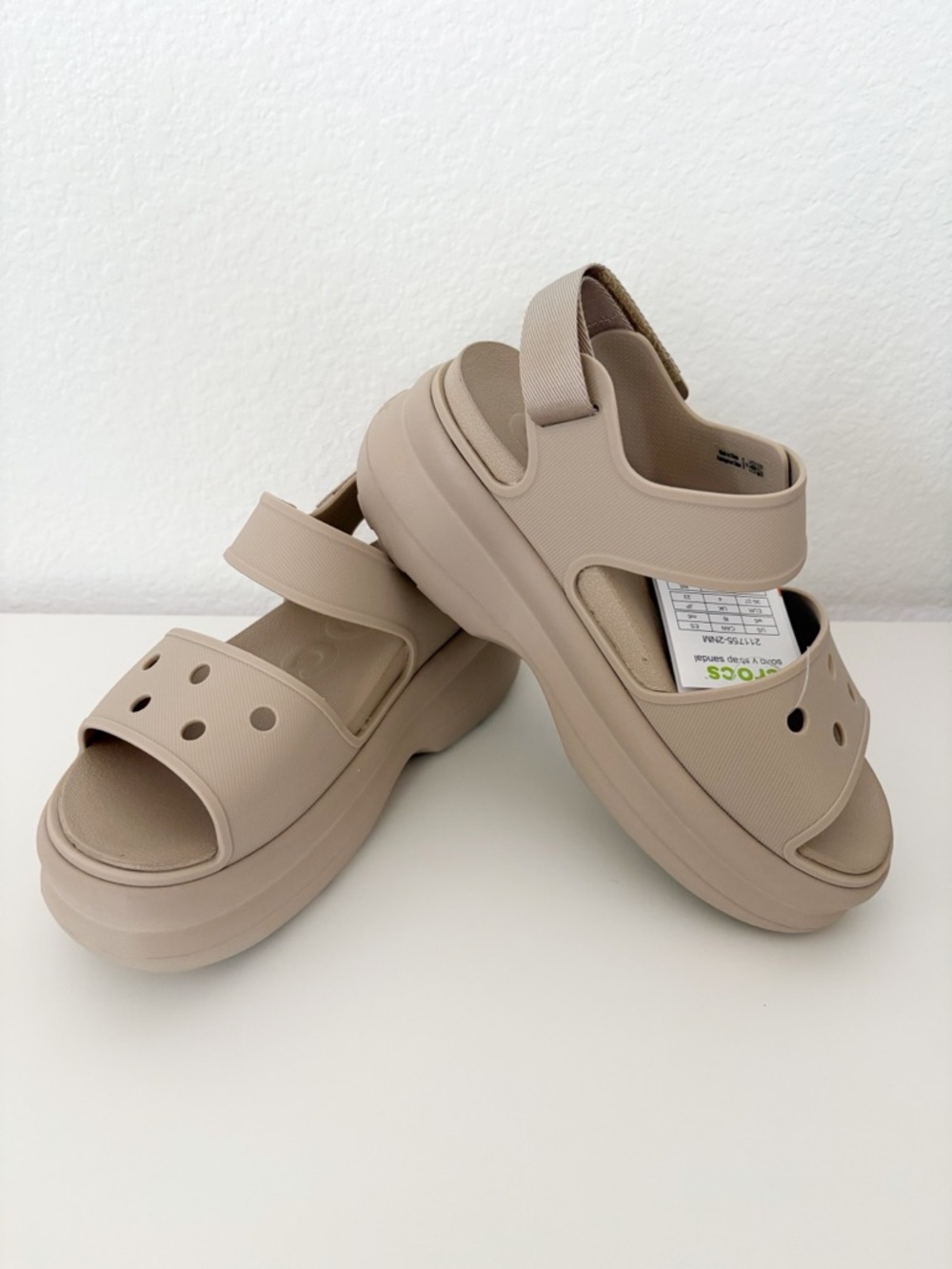 Crocs Soho Y-Strap Sandals Women’s Size 6 Dulce New - Picture 8 of 12